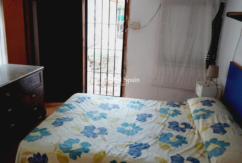 Resale - VILLA -
ORIHUELA COSTA - Punta Prima