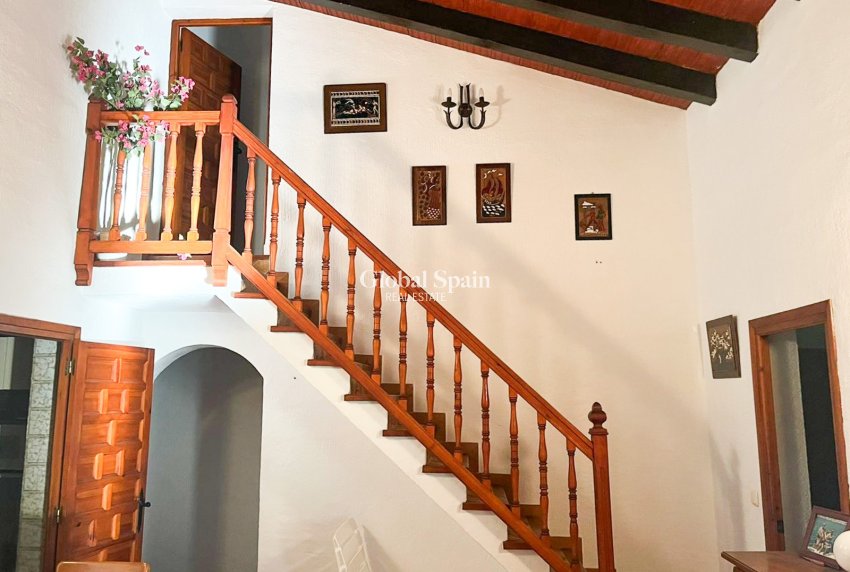 Resale - VILLA -
ORIHUELA COSTA - Punta Prima