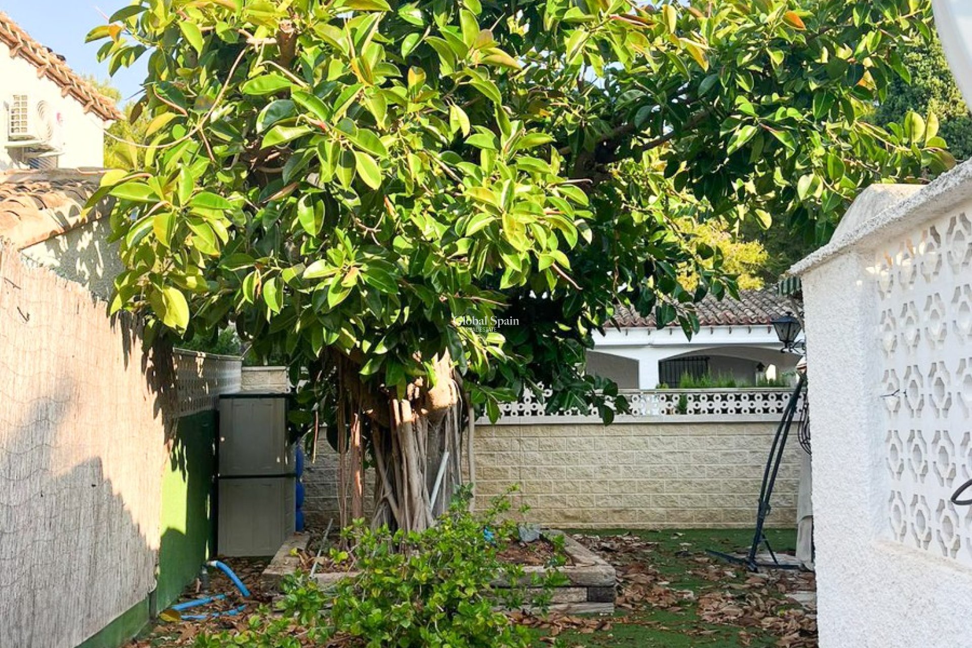 Resale - VILLA -
ORIHUELA COSTA - Punta Prima