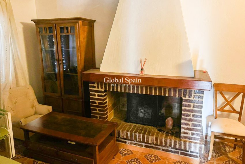 Resale - VILLA -
ORIHUELA COSTA - Punta Prima