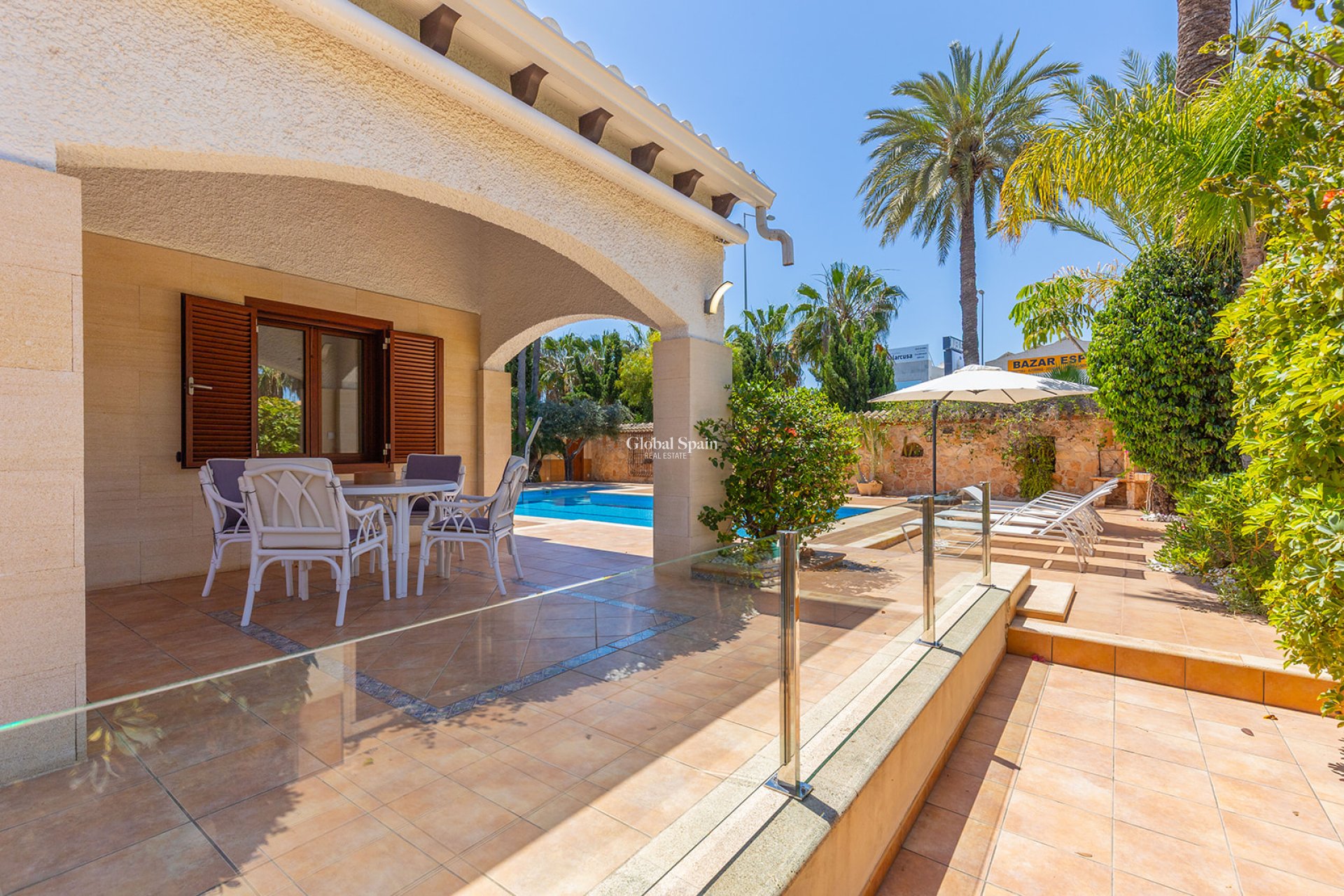 Resale - Villa -
ORIHUELA COSTA - Punta Prima