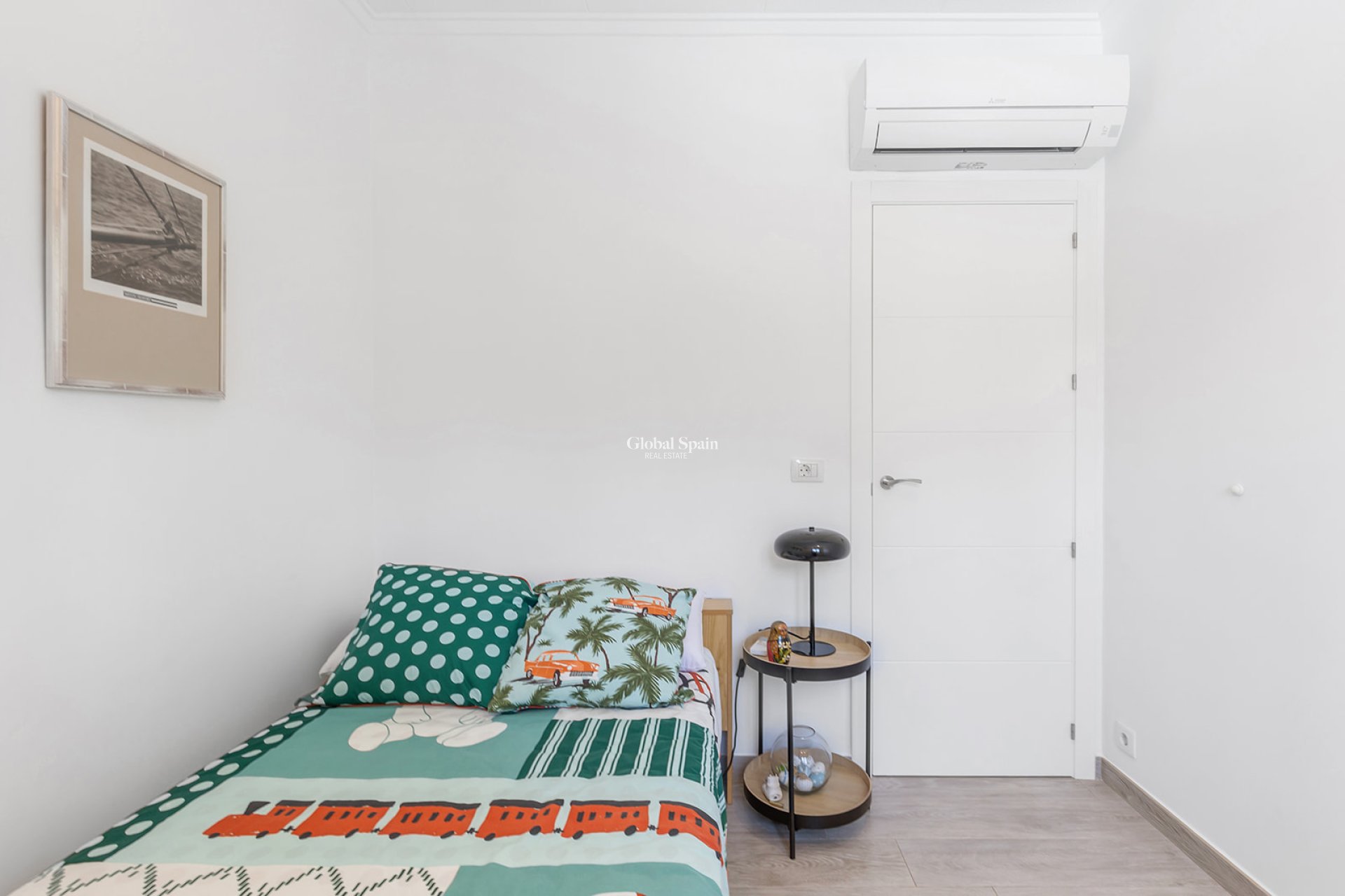 Resale - Villa -
ORIHUELA COSTA - Punta Prima