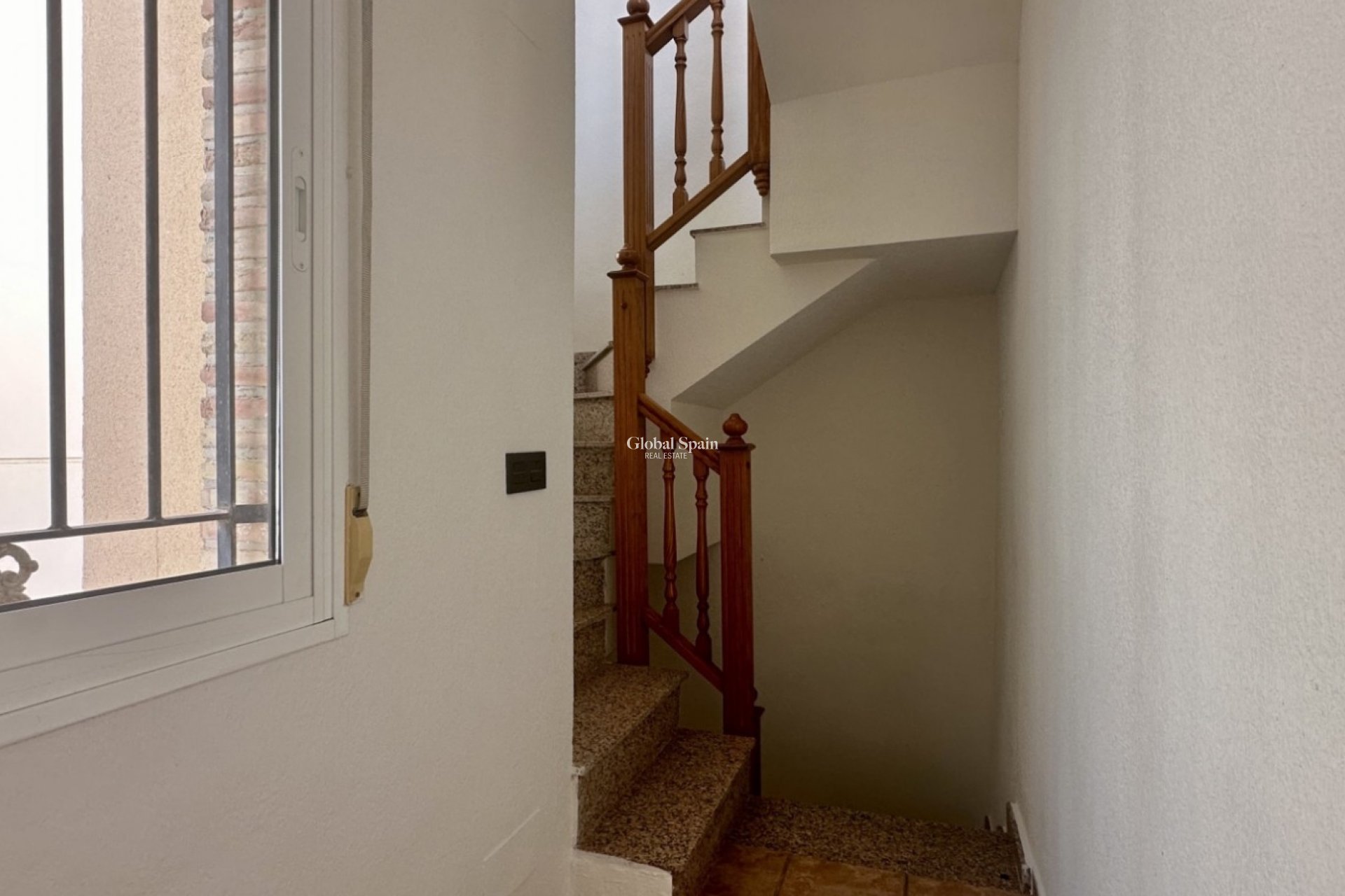 Resale - Villa -
ORIHUELA COSTA - VILLAMARTÍN