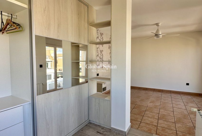 Resale - Villa -
ORIHUELA COSTA - VILLAMARTÍN