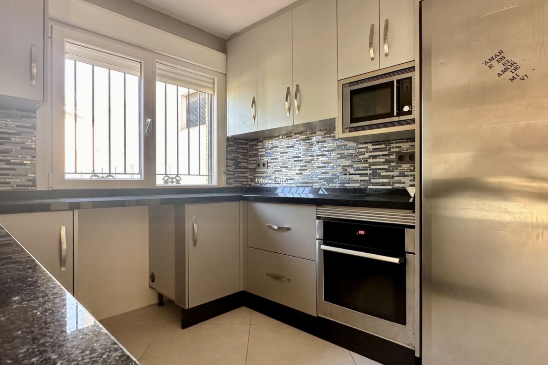 Resale - Villa -
ORIHUELA COSTA - VILLAMARTÍN