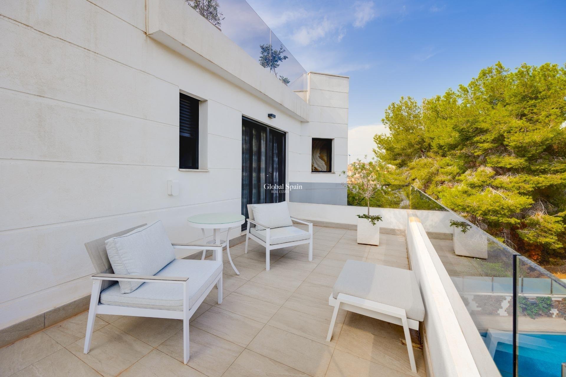 Resale - Villa -
ORIHUELA COSTA - VILLAMARTÍN