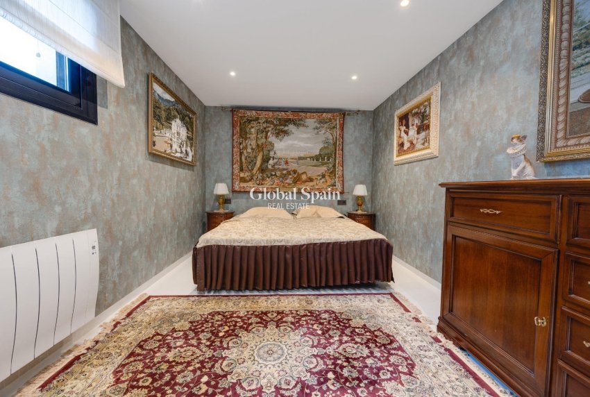 Resale - Villa -
ORIHUELA COSTA - VILLAMARTÍN