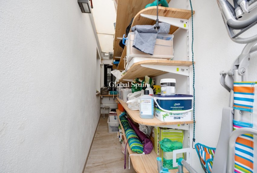 Resale - Villa -
ORIHUELA COSTA - VILLAMARTÍN