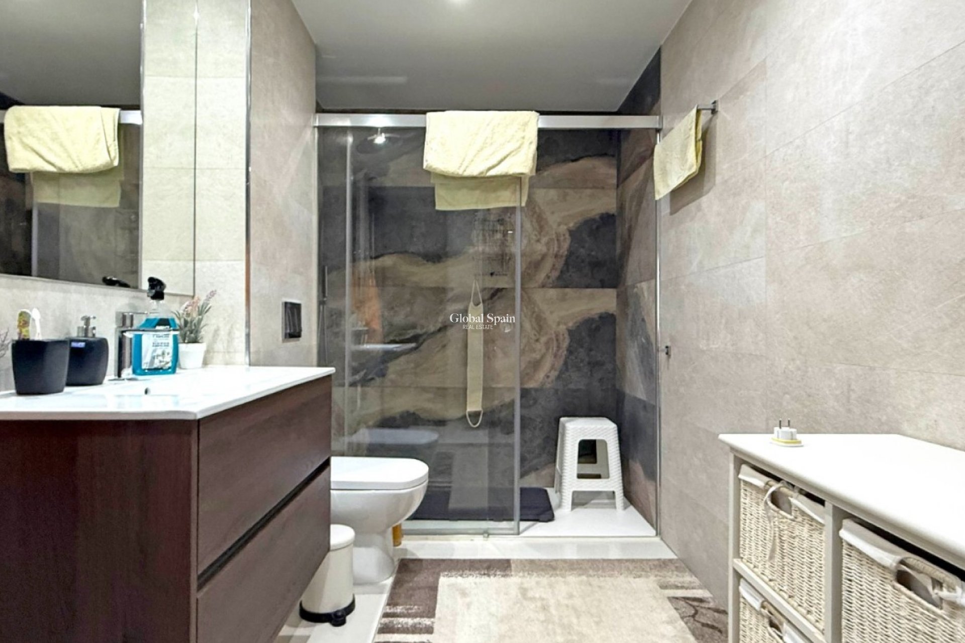 Resale - Villa -
ORIHUELA COSTA - VILLAMARTÍN