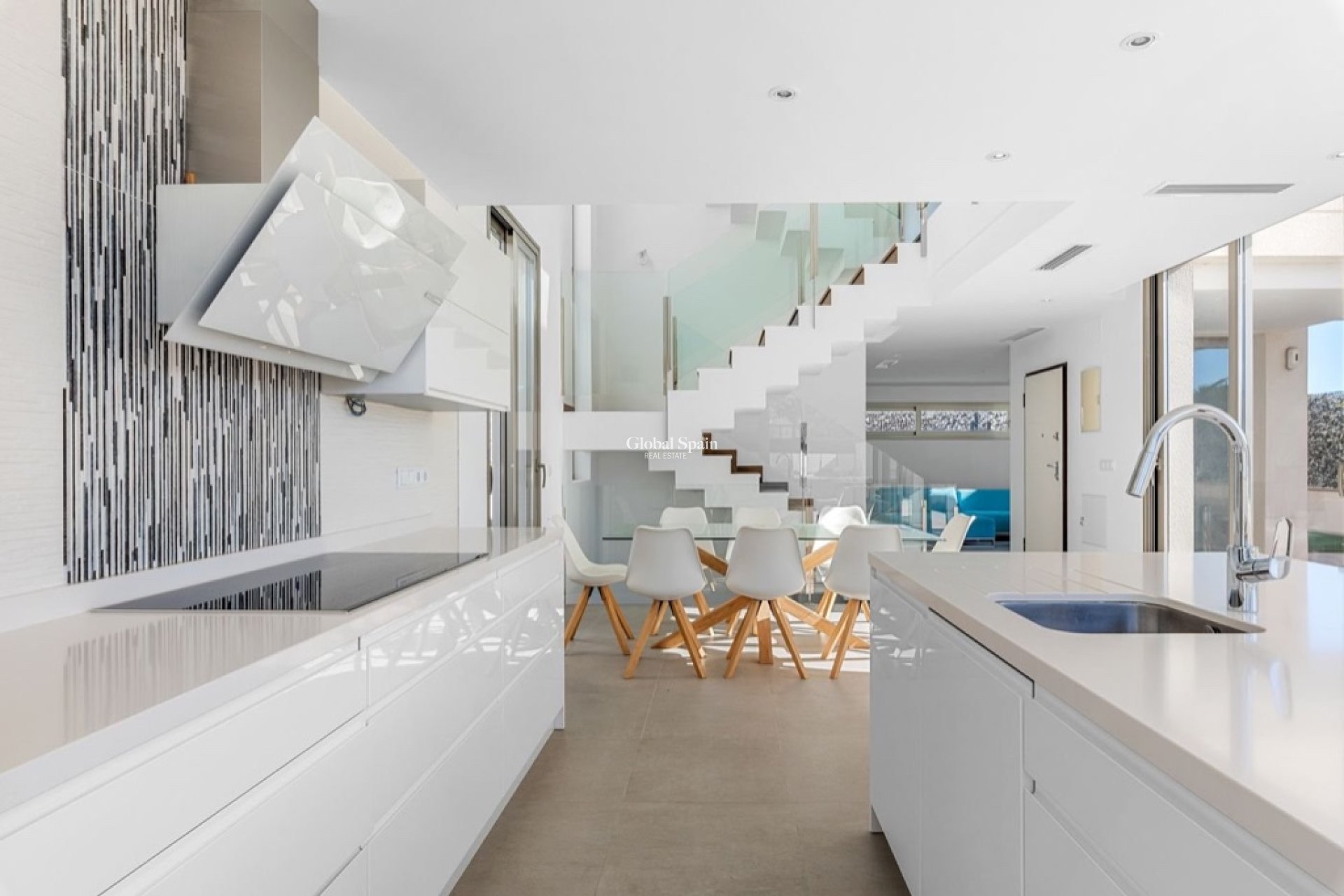 Resale - Villa -
ORIHUELA COSTA - VILLAMARTÍN