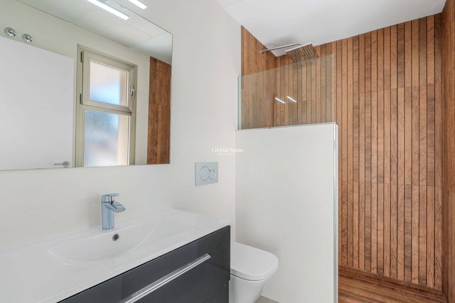 Resale - Villa -
ORIHUELA COSTA - VILLAMARTÍN