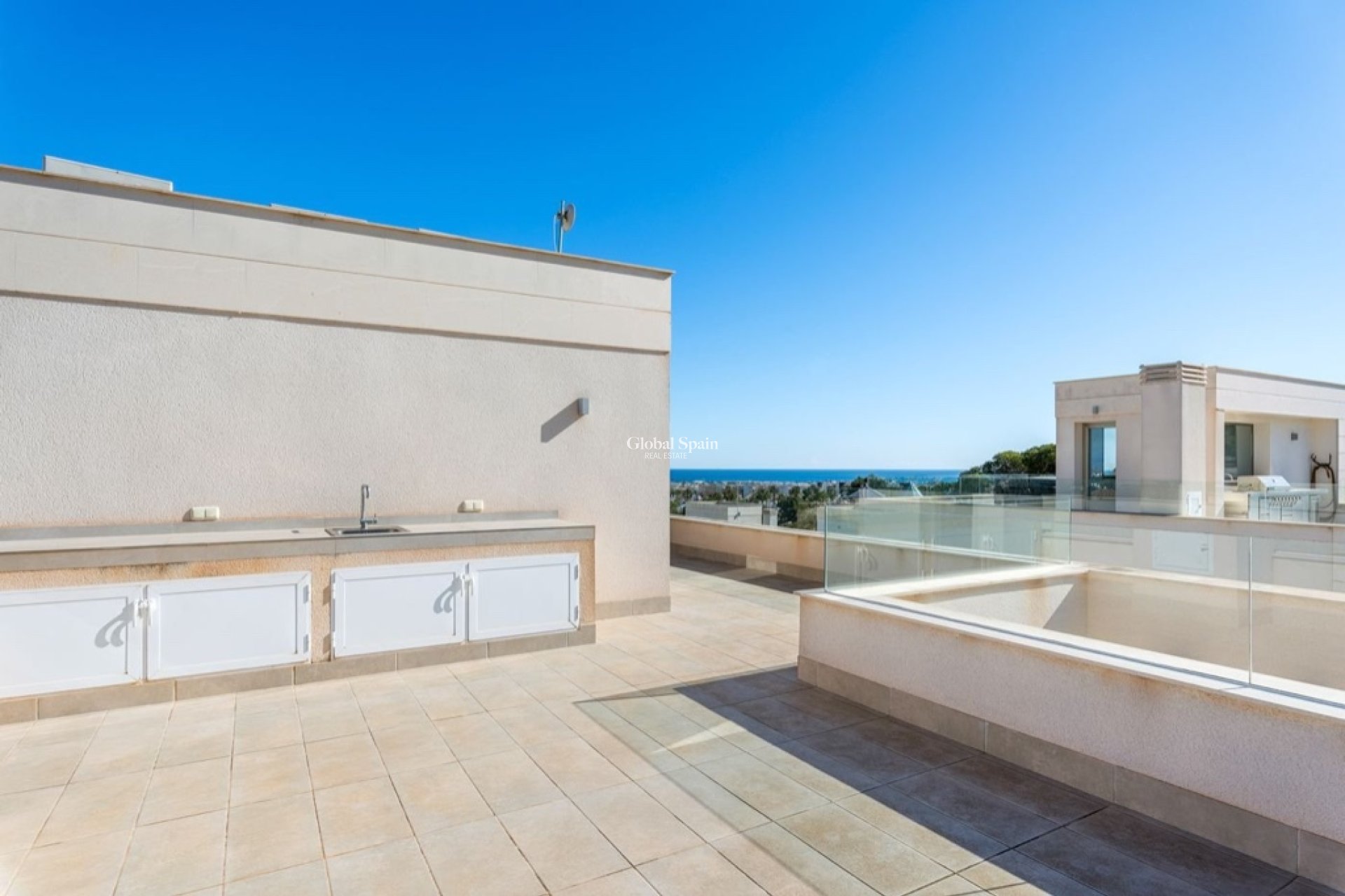 Resale - Villa -
ORIHUELA COSTA - VILLAMARTÍN