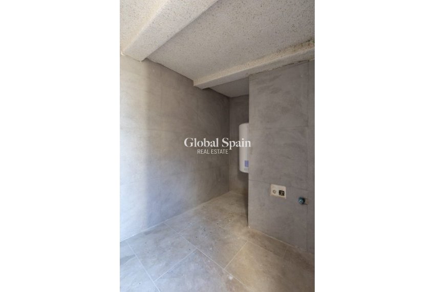 Resale - Villa -
ORIHUELA COSTA - VILLAMARTÍN