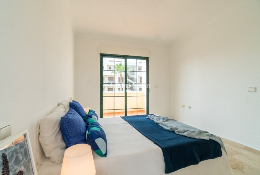 Resale - Villa -
ORIHUELA COSTA - VILLAMARTÍN