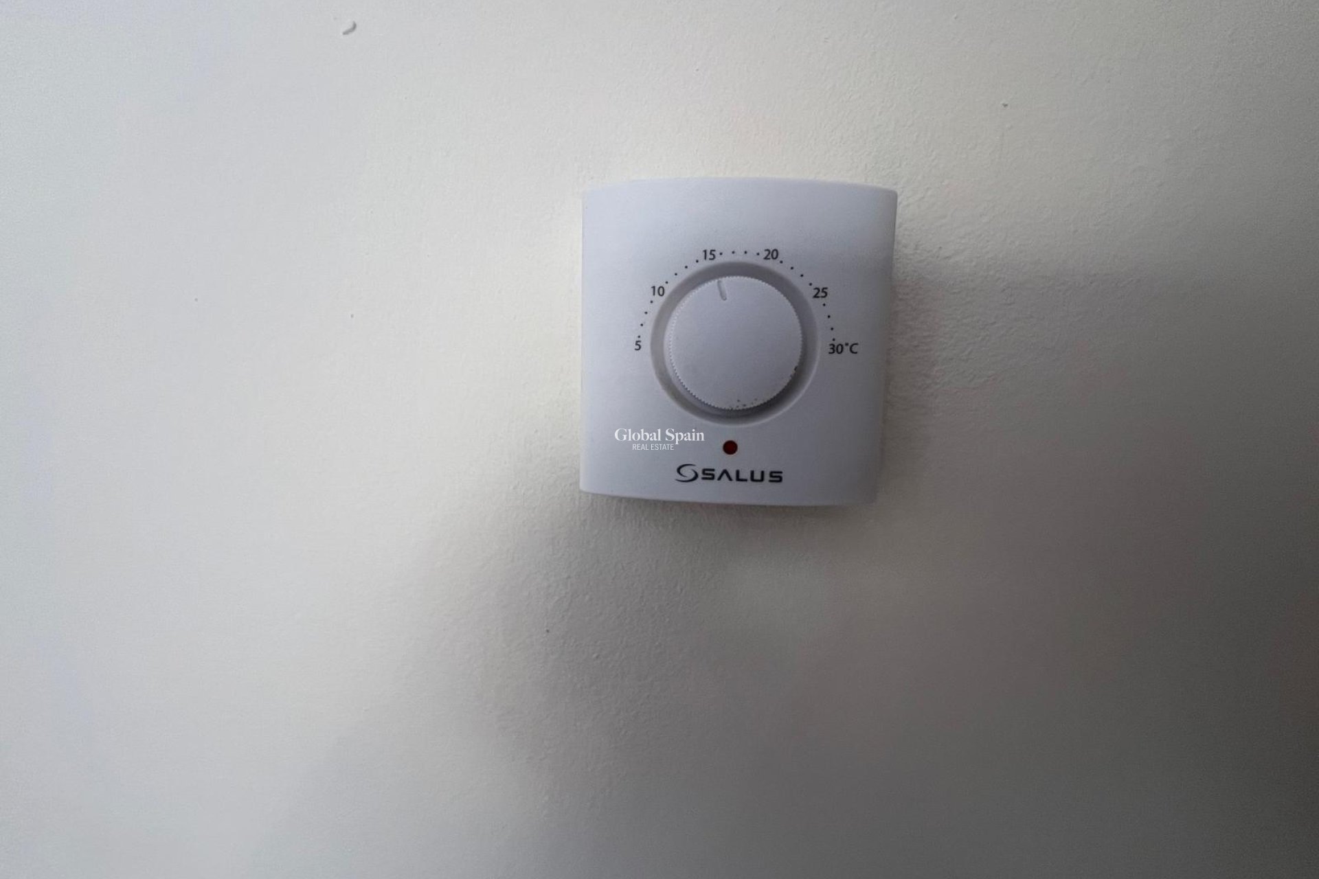 Resale - VILLA -
ORIHUELA COSTA - VILLAMARTÍN