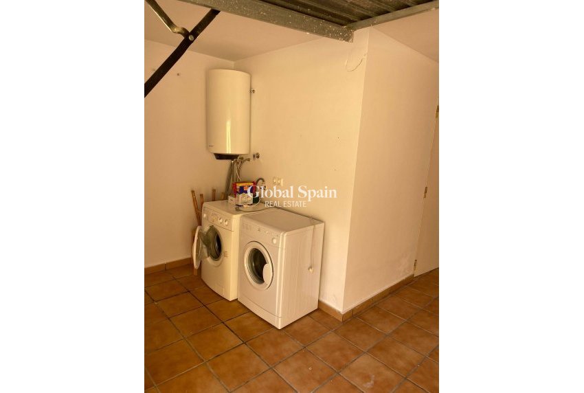 Resale - VILLA -
ORIHUELA COSTA - VILLAMARTÍN