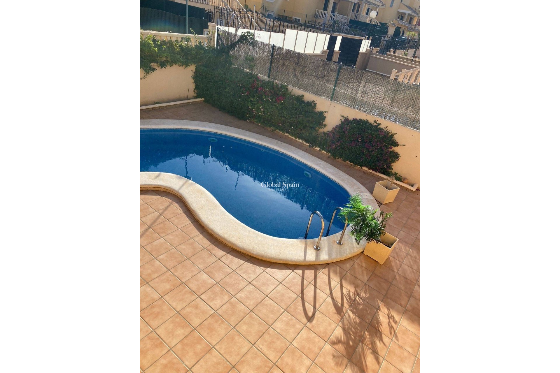 Resale - VILLA -
ORIHUELA COSTA - VILLAMARTÍN