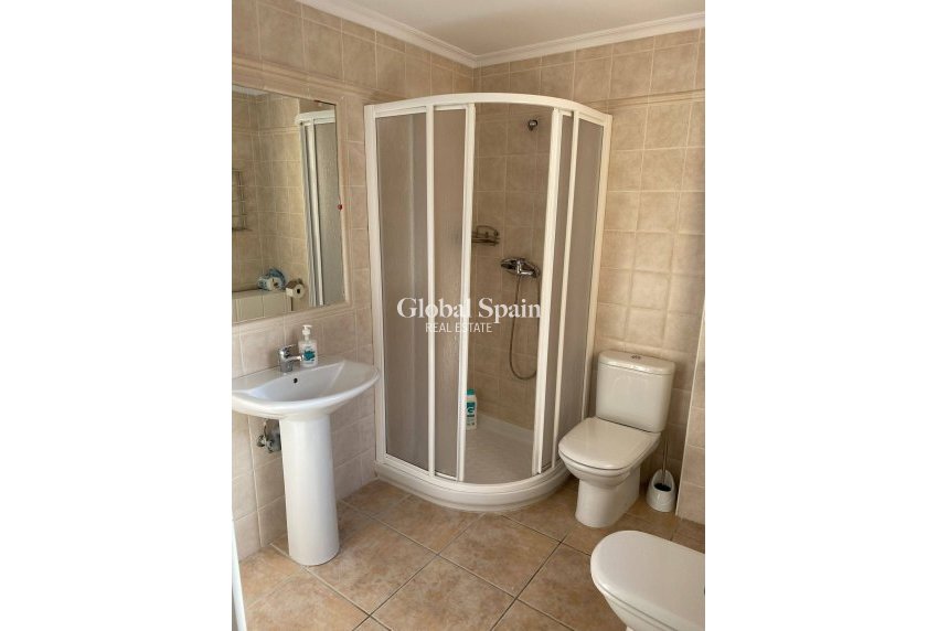 Resale - VILLA -
ORIHUELA COSTA - VILLAMARTÍN