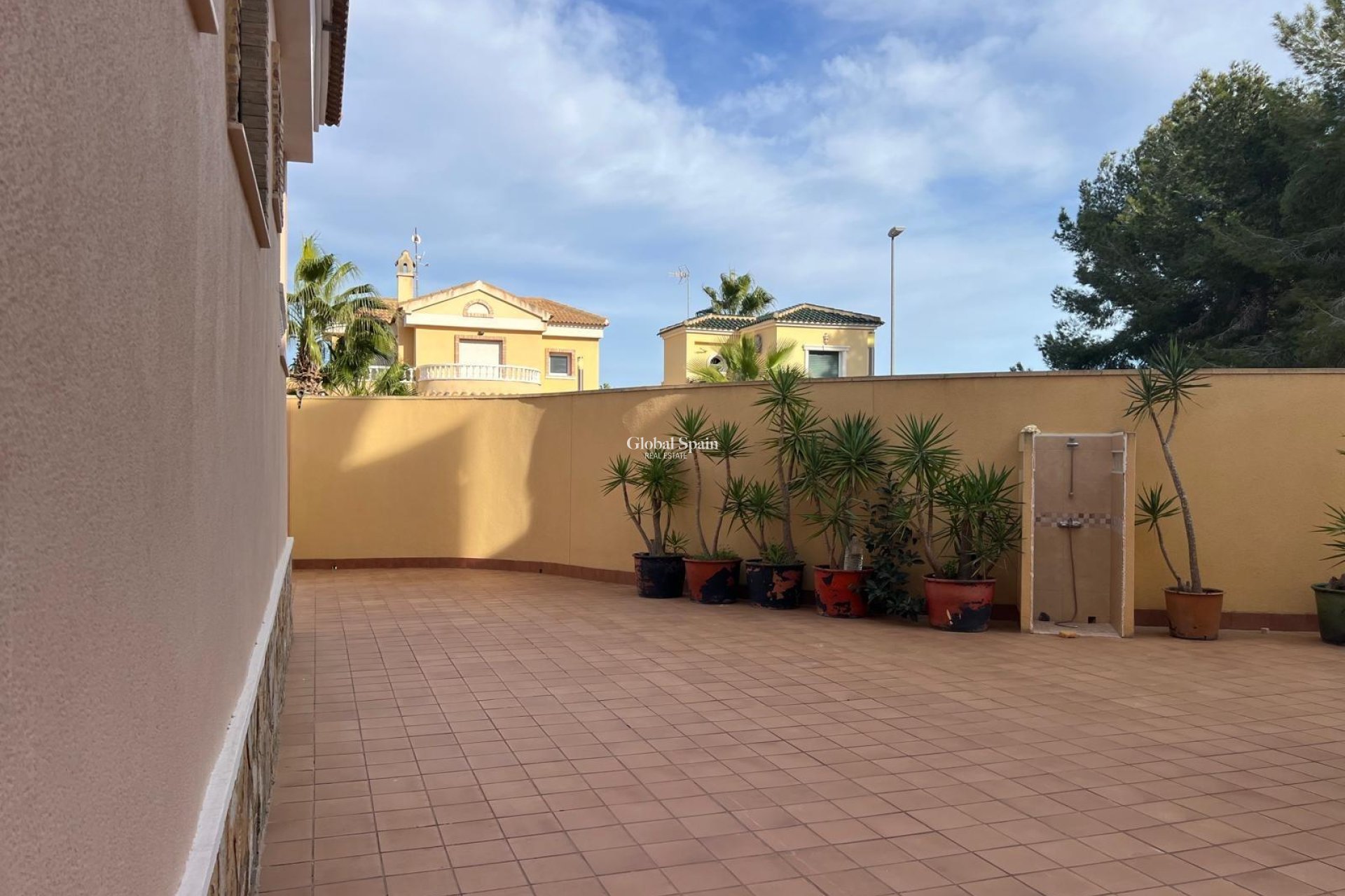 Resale - VILLA -
ORIHUELA COSTA - VILLAMARTÍN