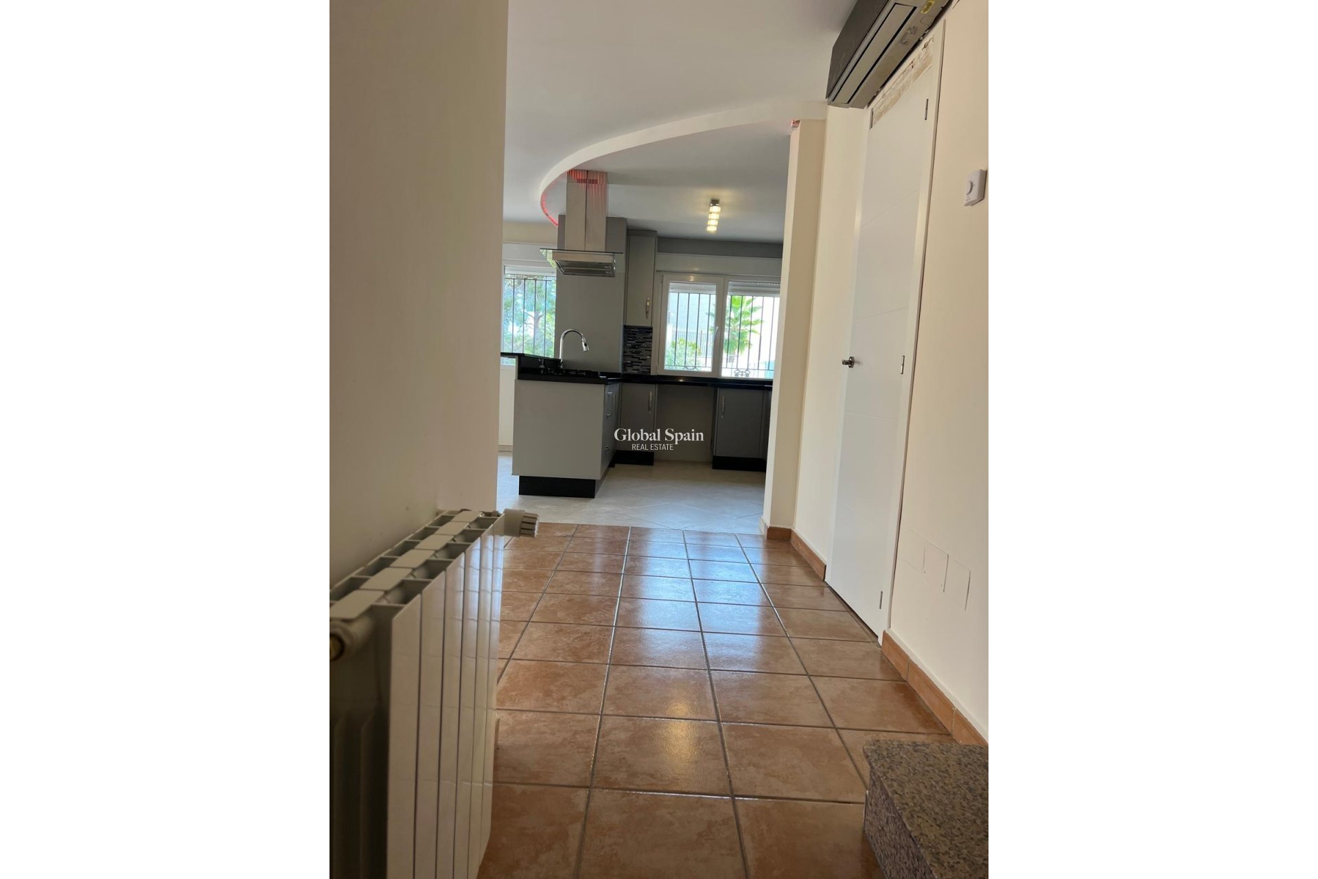 Resale - VILLA -
ORIHUELA COSTA - VILLAMARTÍN