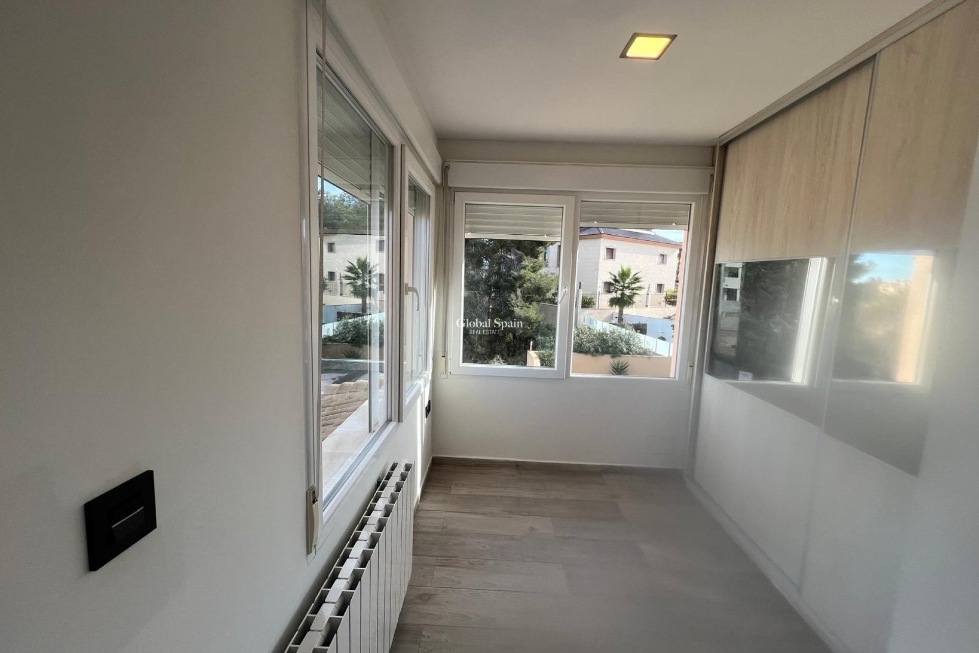 Resale - VILLA -
ORIHUELA COSTA - VILLAMARTÍN