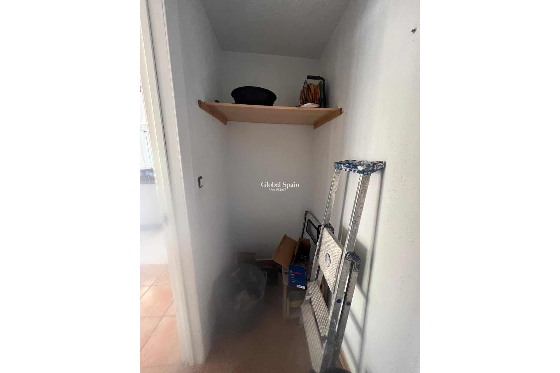 Resale - VILLA -
ORIHUELA COSTA - VILLAMARTÍN