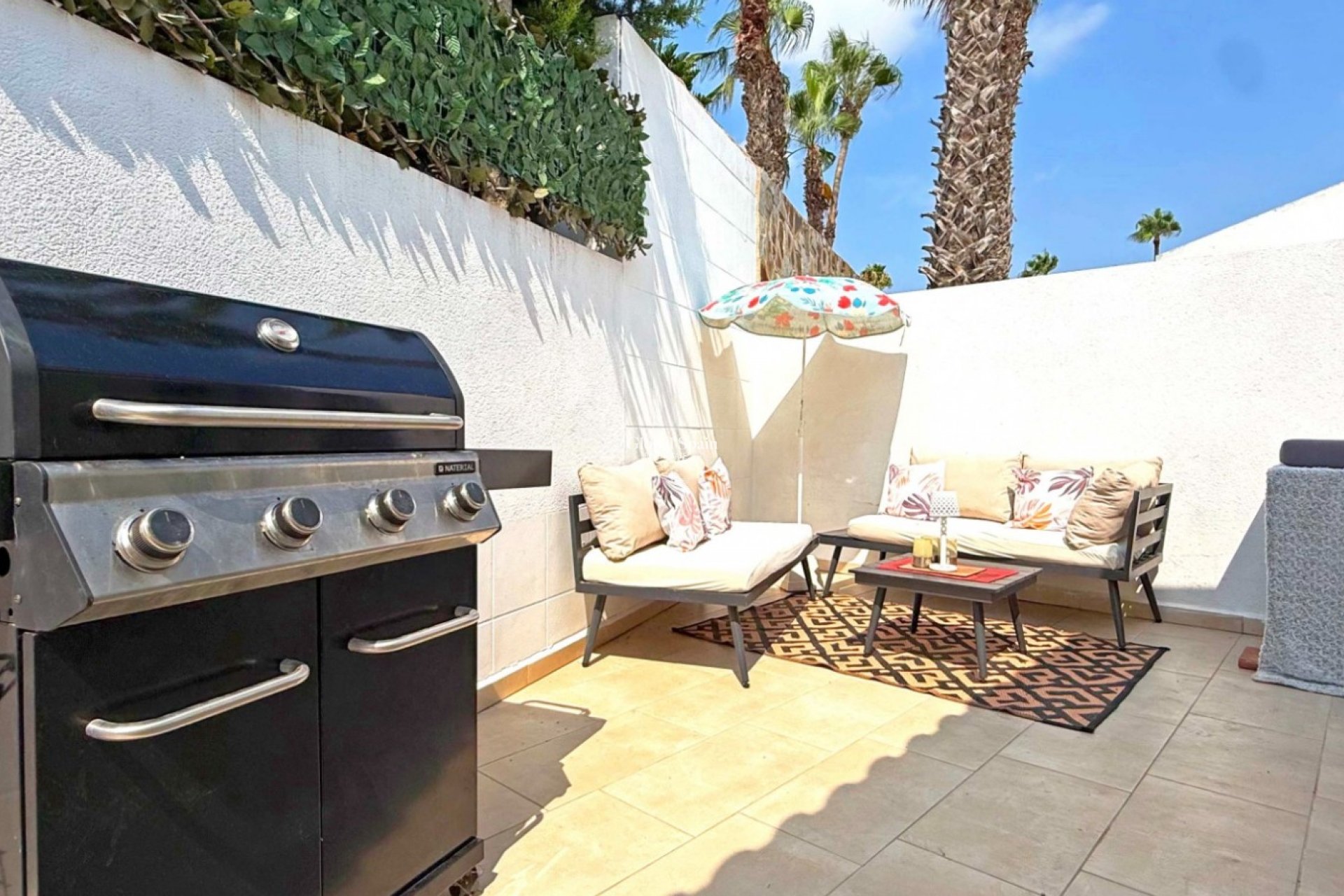 Resale - VILLA -
ORIHUELA COSTA - VILLAMARTÍN