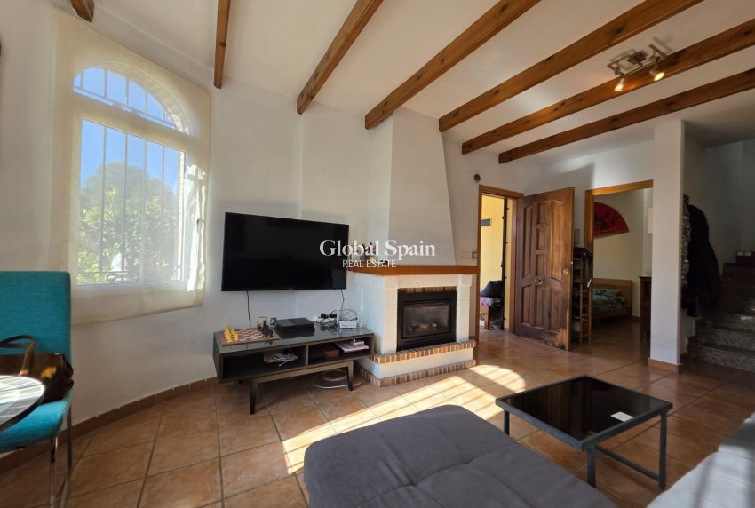 Resale - VILLA -
ORIHUELA COSTA - VILLAMARTÍN