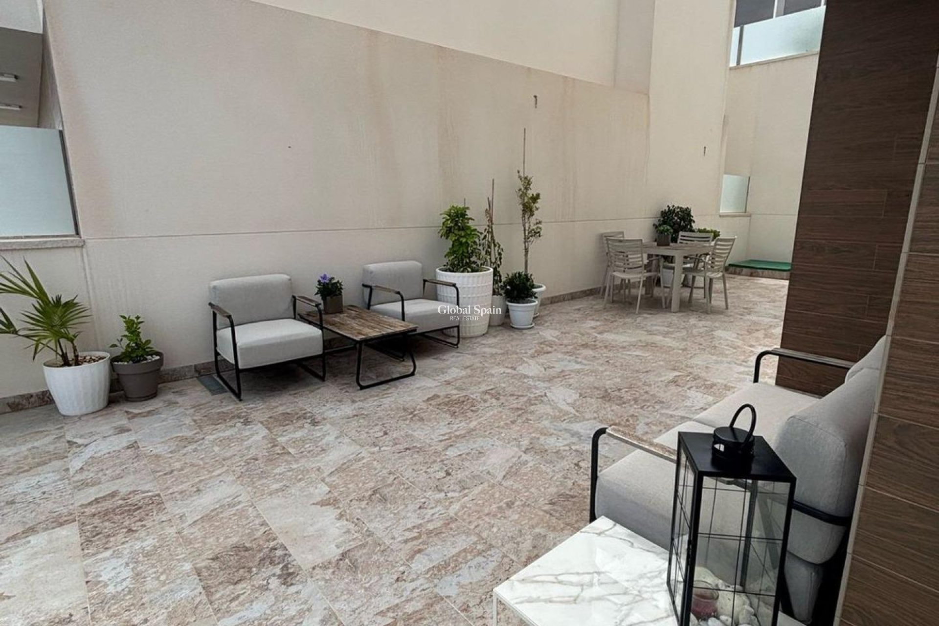 Resale - VILLA -
ORIHUELA COSTA - VILLAMARTÍN