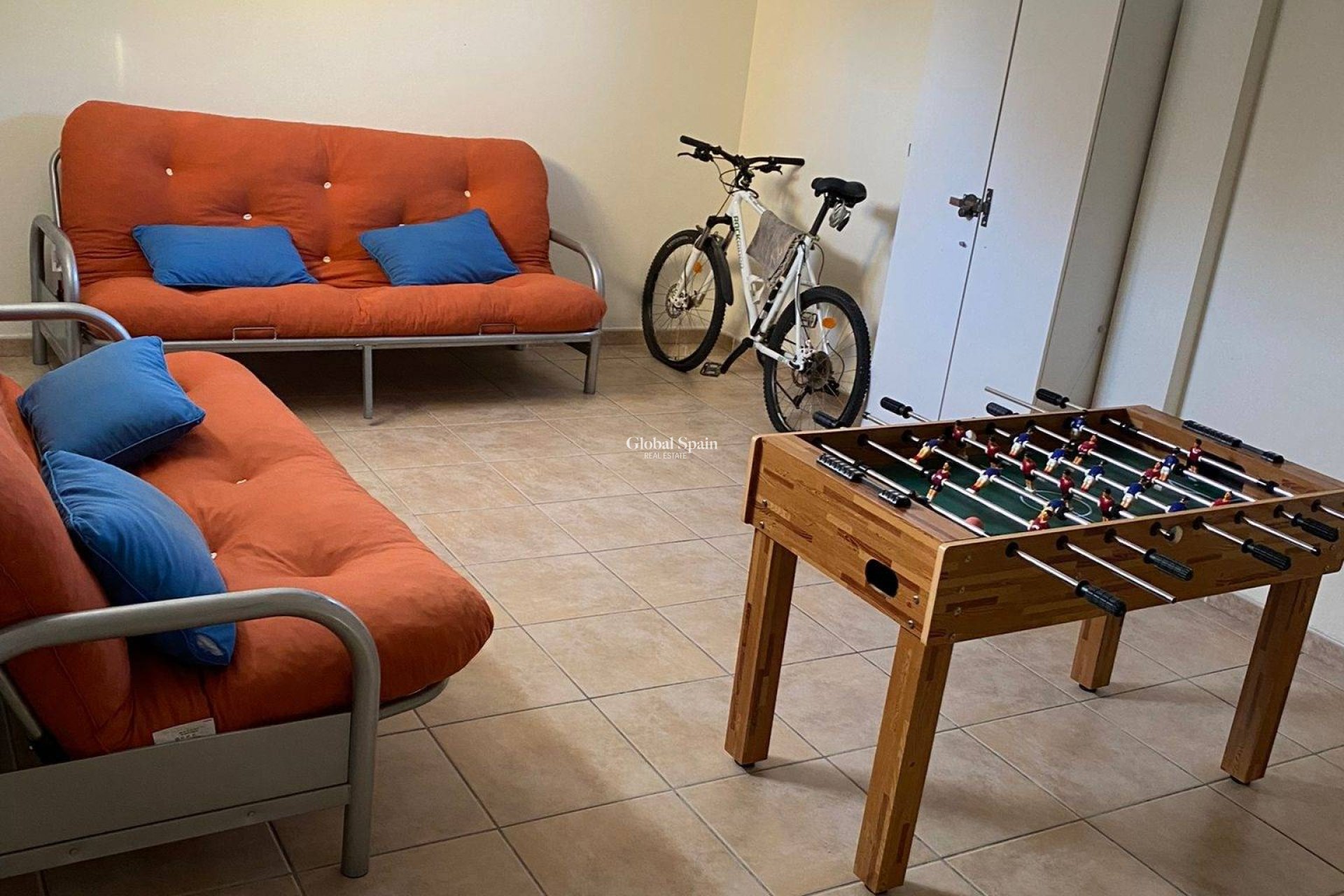 Resale - VILLA -
ORIHUELA COSTA - VILLAMARTÍN