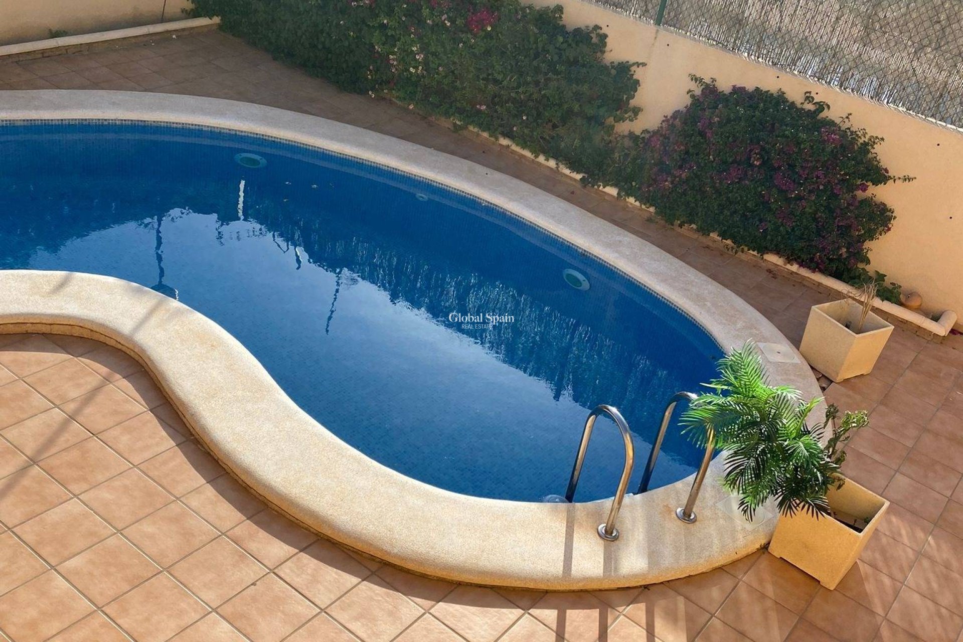 Resale - VILLA -
ORIHUELA COSTA - VILLAMARTÍN