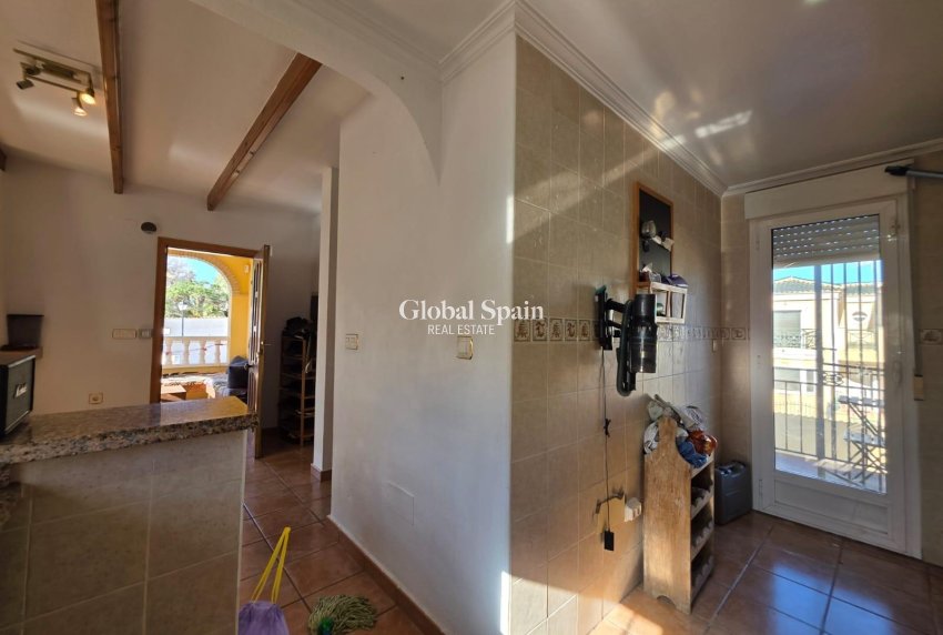 Resale - VILLA -
ORIHUELA COSTA - VILLAMARTÍN