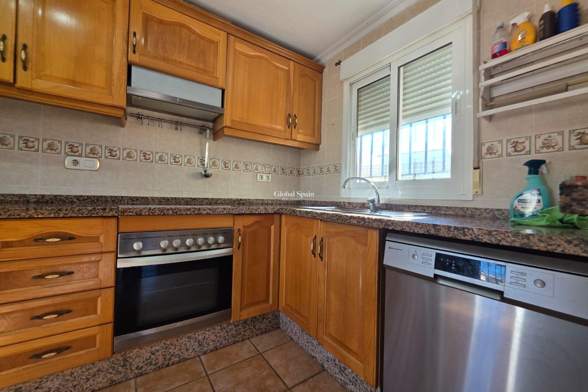 Resale - VILLA -
ORIHUELA COSTA - VILLAMARTÍN