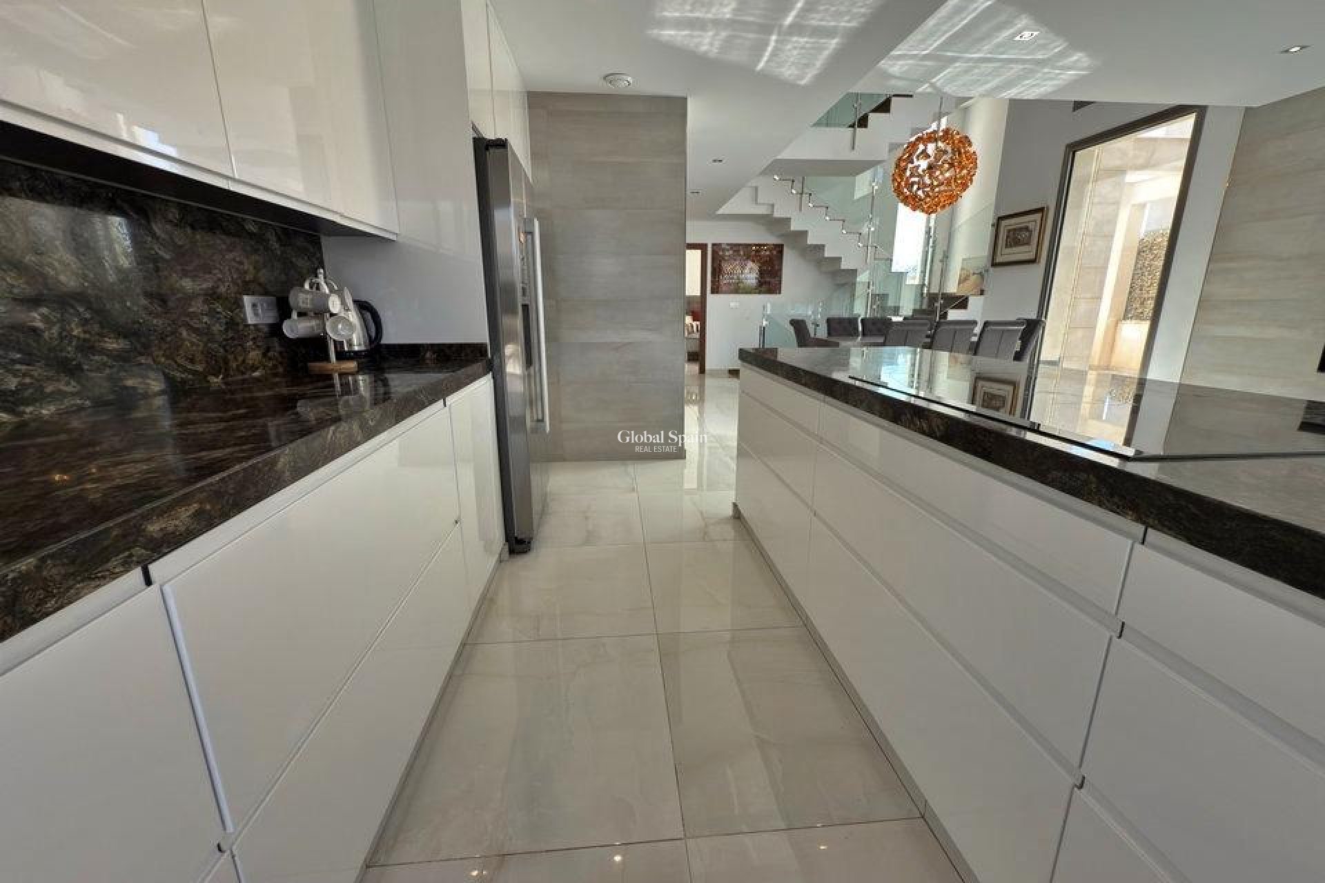 Resale - VILLA -
ORIHUELA COSTA - VILLAMARTÍN