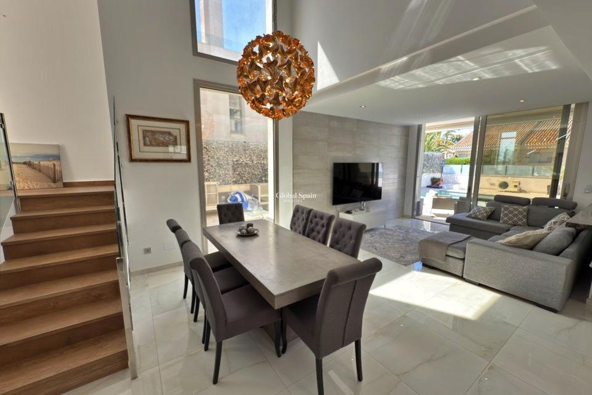 Resale - VILLA -
ORIHUELA COSTA - VILLAMARTÍN