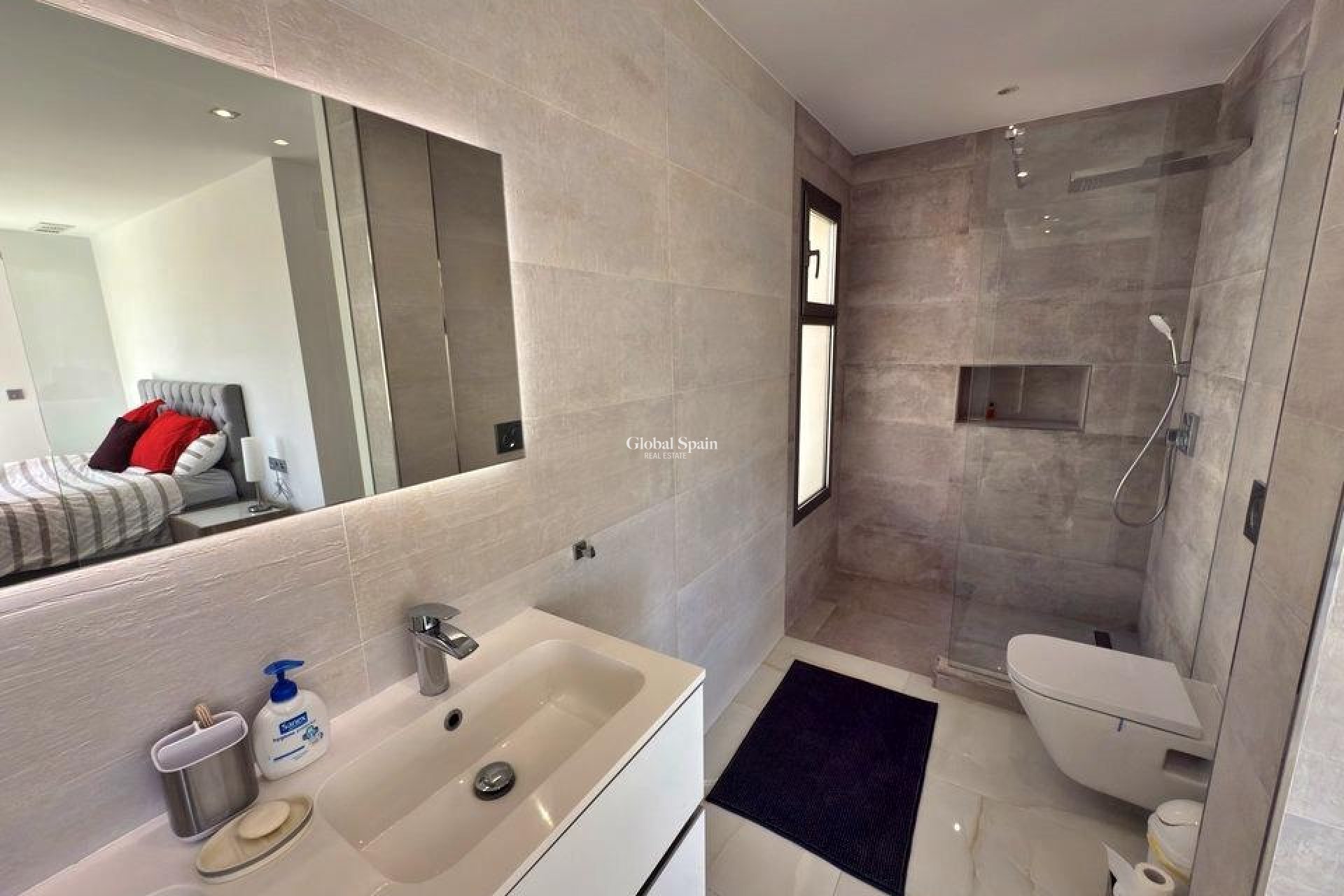 Resale - VILLA -
ORIHUELA COSTA - VILLAMARTÍN