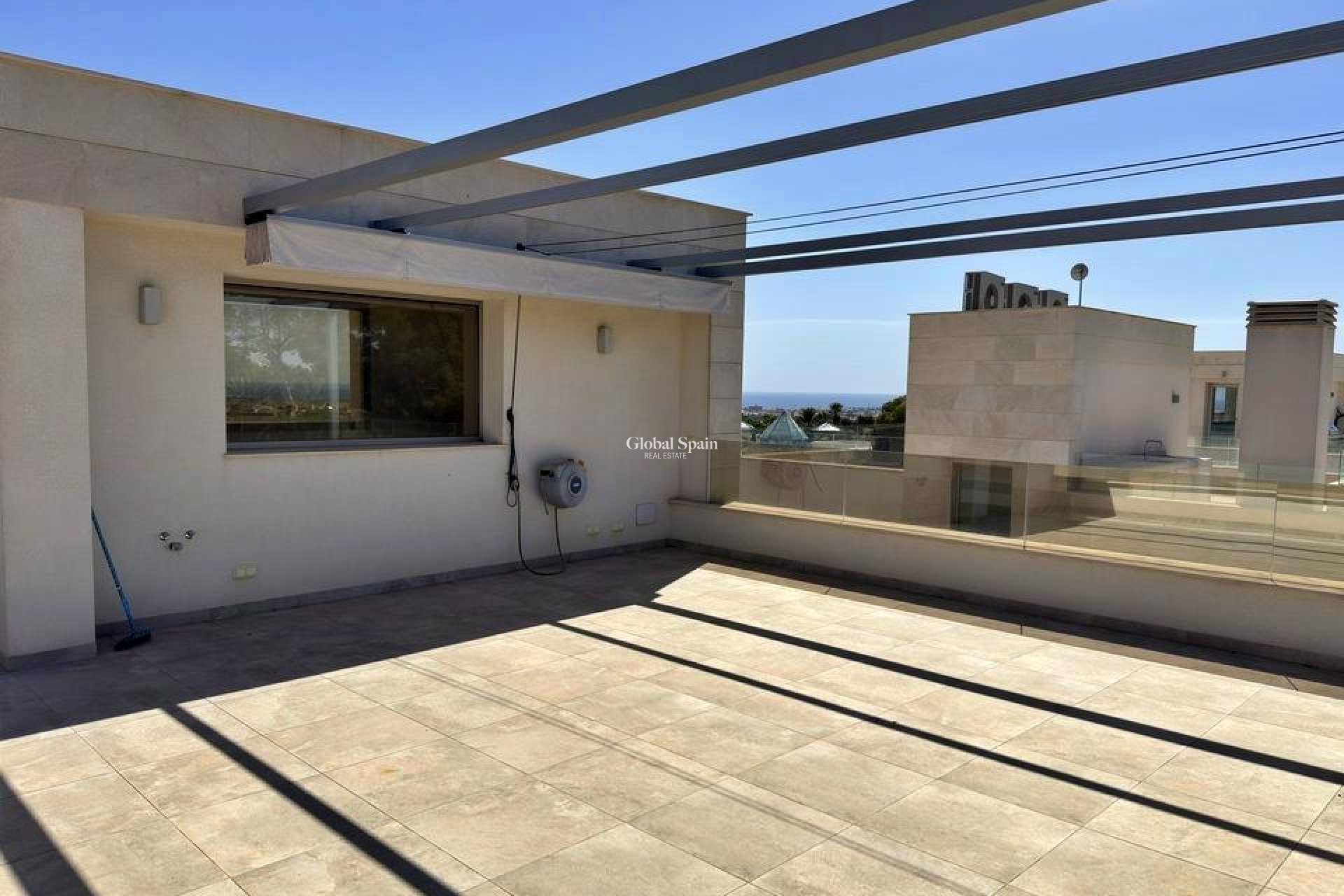 Resale - VILLA -
ORIHUELA COSTA - VILLAMARTÍN