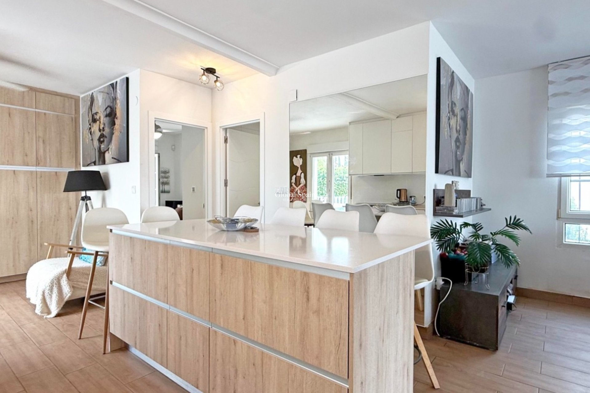 Resale - VILLA -
ORIHUELA COSTA - VILLAMARTÍN