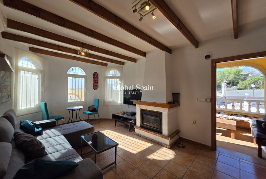 Resale - VILLA -
ORIHUELA COSTA - VILLAMARTÍN
