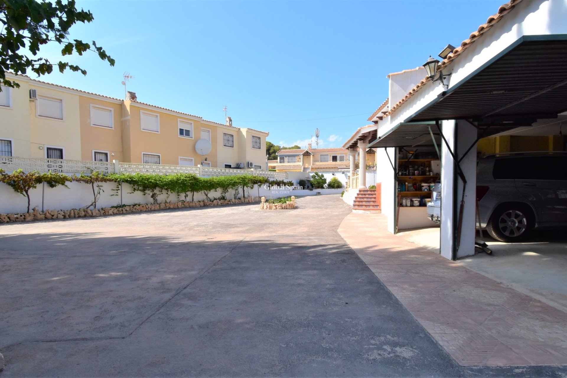 Resale - VILLA -
Orihuela Costa - Villamartin