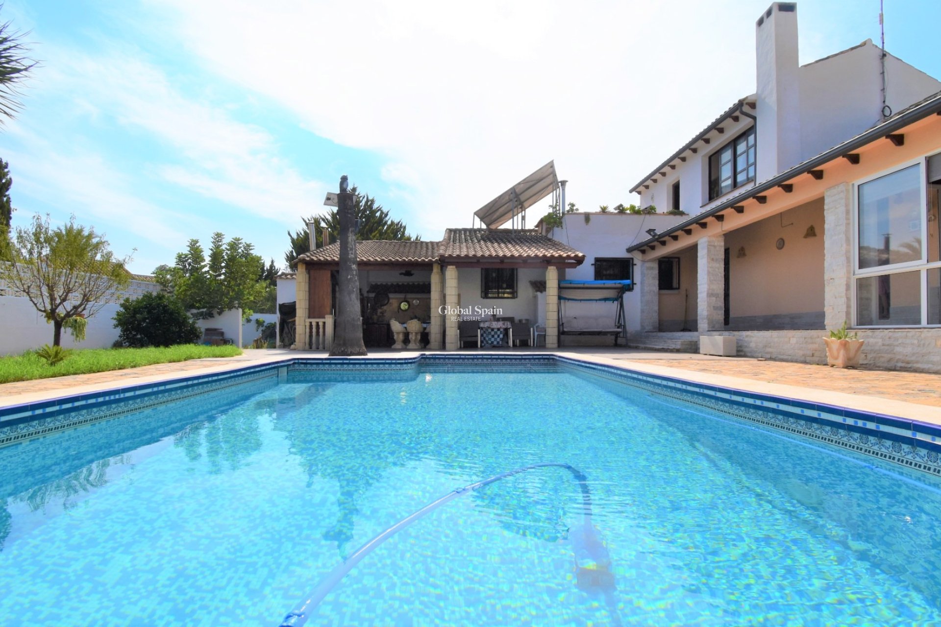 Resale - VILLA -
Orihuela Costa - Villamartin