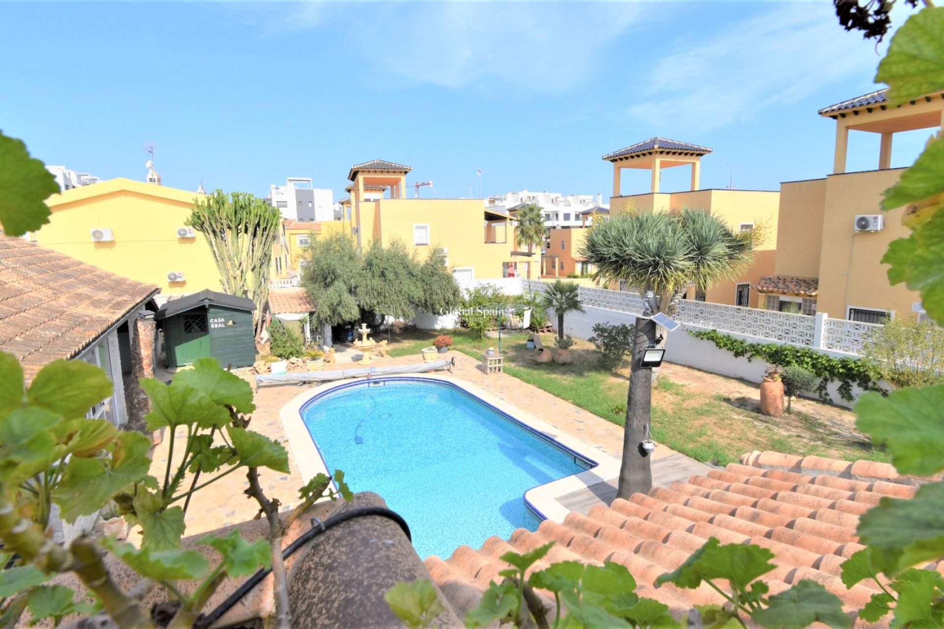 Resale - VILLA -
ORIHUELA COSTA - Villamartin