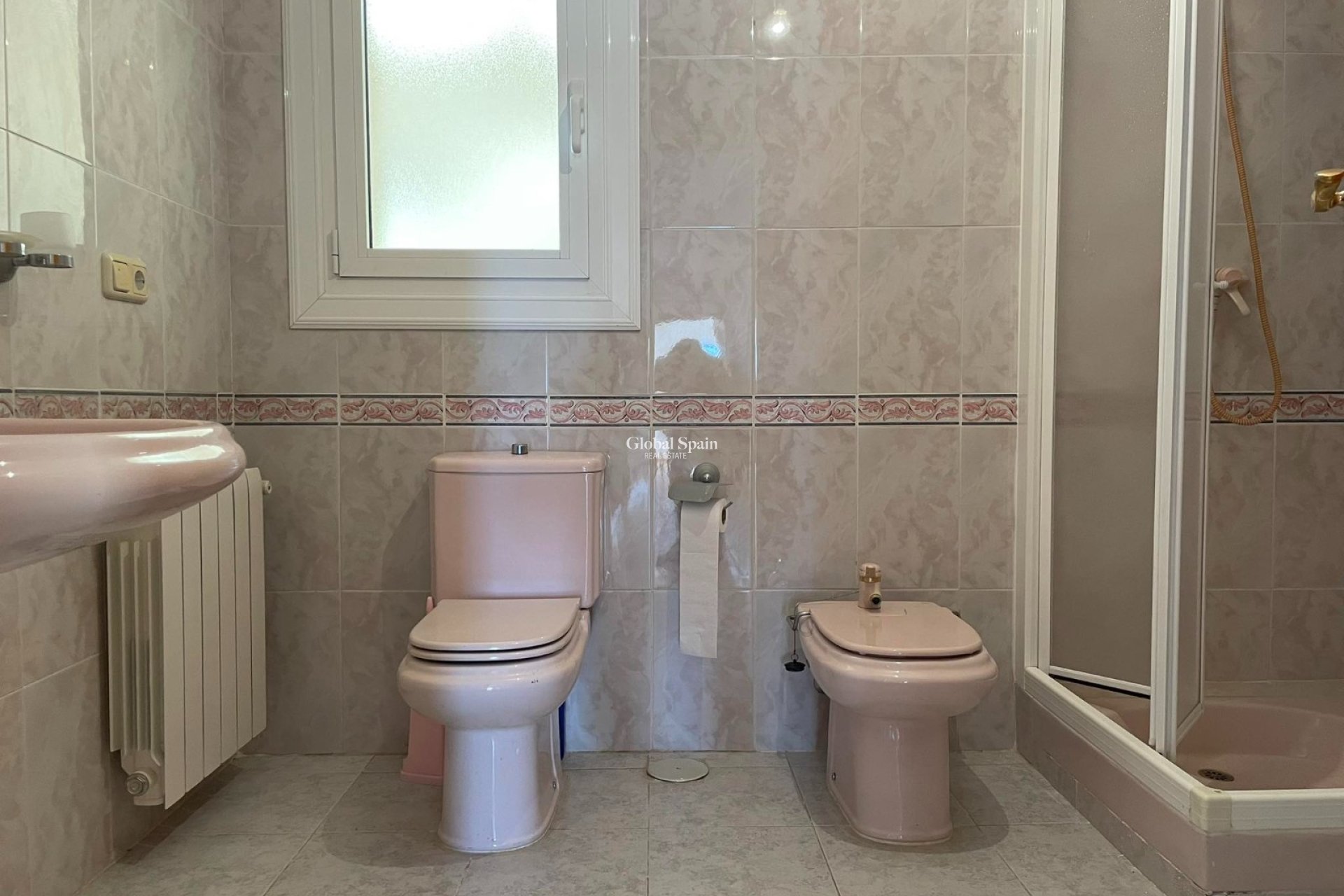 Resale - Villa -
ORIHUELA COSTA - VILLAMARTÍN