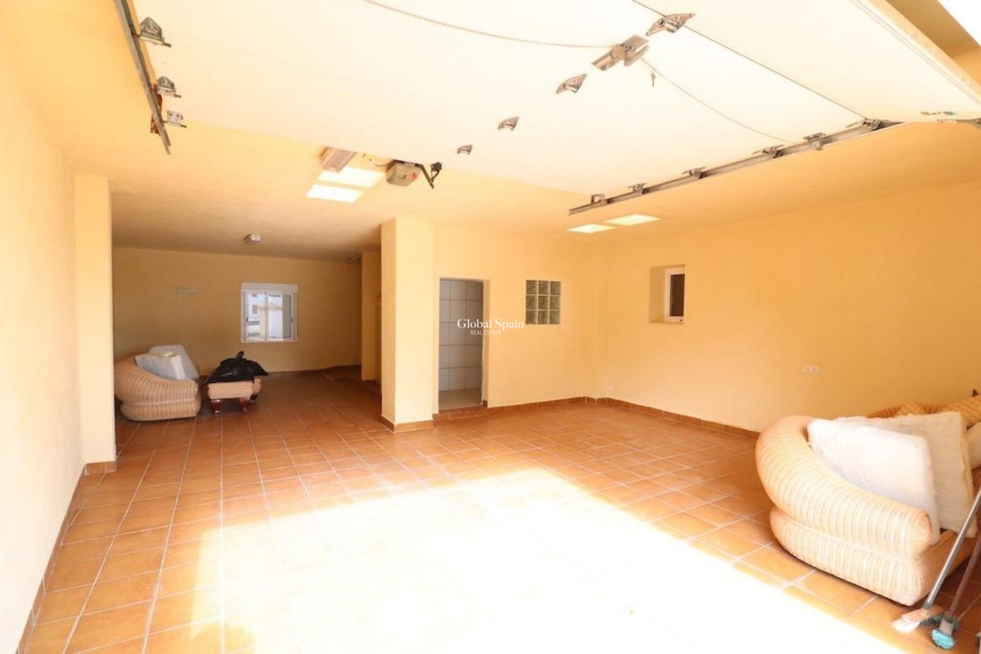 Resale - Villa -
ORIHUELA COSTA - VILLAMARTÍN