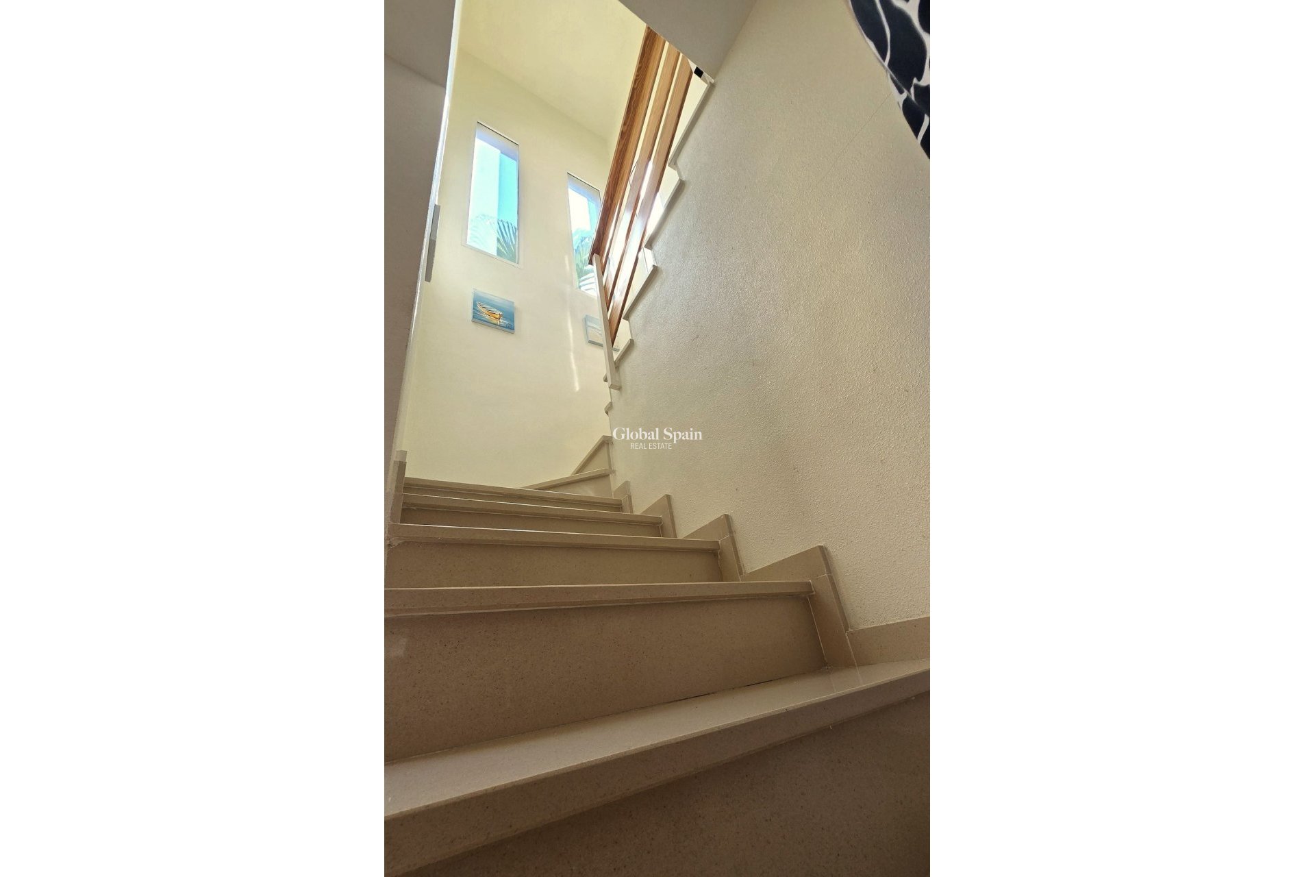 Resale - VILLA -
ORIHUELA - Inland