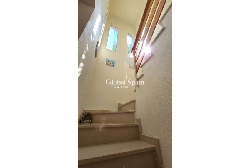 Resale - VILLA -
ORIHUELA - Inland