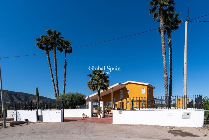 Resale - VILLA -
ORIHUELA - Inland