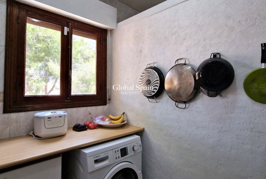 Resale - VILLA -
ORIHUELA - Inland