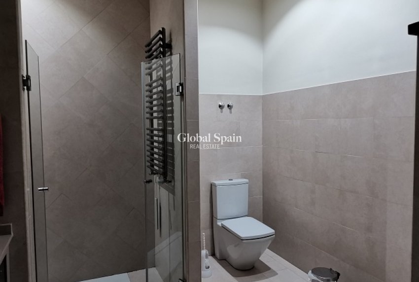 Resale - VILLA -
ORIHUELA - Inland