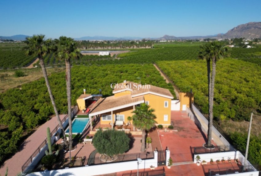 Resale - VILLA -
ORIHUELA - Inland